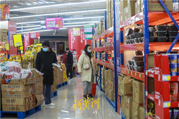 濟(jì)南老商圈煥新生 引進(jìn)網(wǎng)紅品牌折扣倉(cāng)，打造沉浸式購(gòu)物體驗(yàn)
